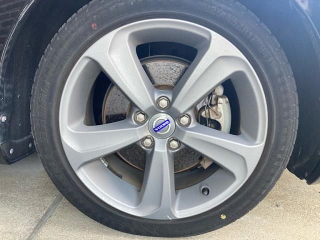 VOLVO VOLVO V40 2013