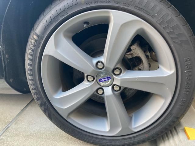 VOLVO VOLVO V40 2013