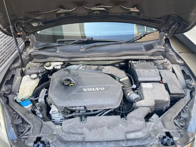 VOLVO VOLVO V40 2013