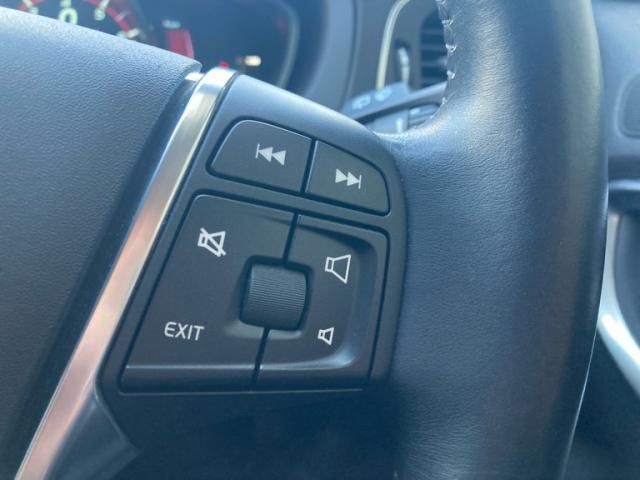 VOLVO VOLVO V40 2013