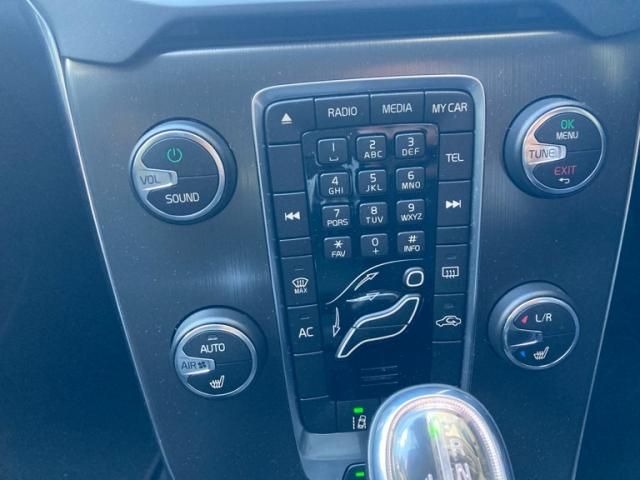 VOLVO VOLVO V40 2013