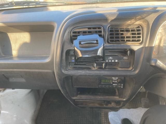 SUZUKI CARRY truck 4WD 2000