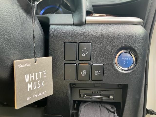 TOYOTA VELLFIRE  HYBRID 4WD 2019