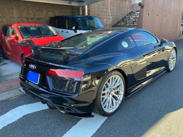 AUDI AUDI R8 2016