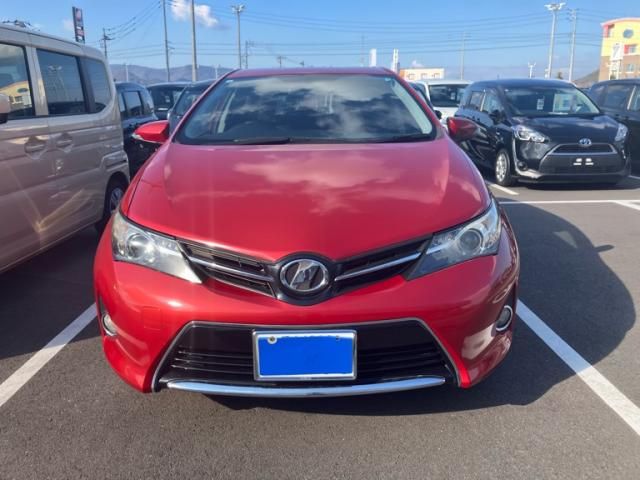 TOYOTA AURIS 2013
