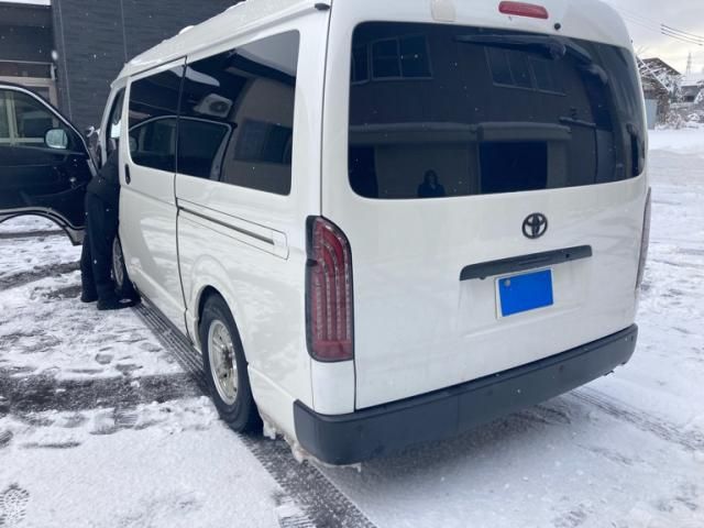 TOYOTA HIACE wagon 4WD 2011