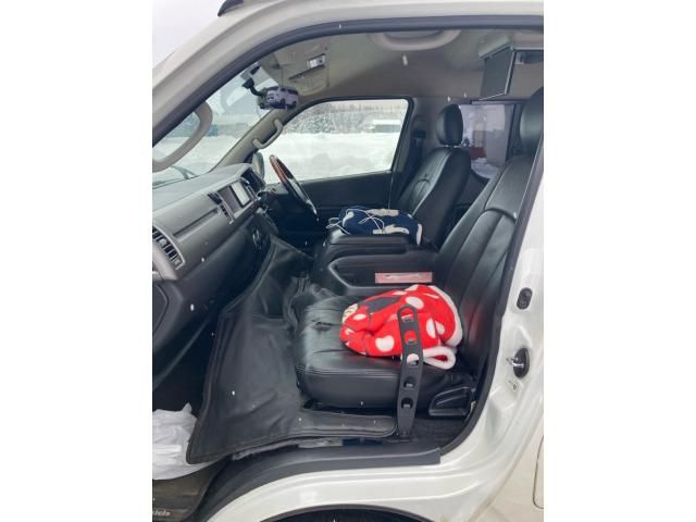 TOYOTA HIACE wagon 4WD 2011