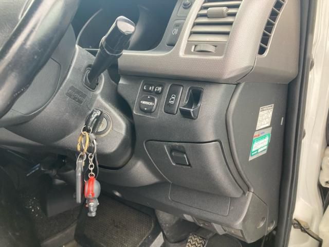TOYOTA HIACE wagon 4WD 2011