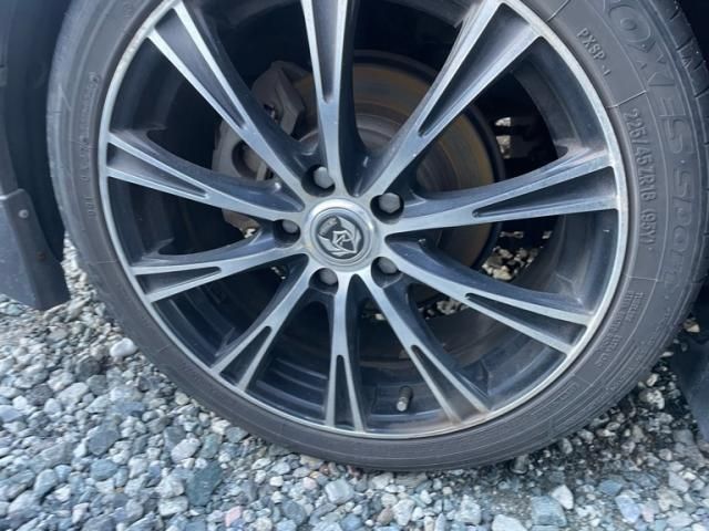 TOYOTA PRIUS Alpha 2012