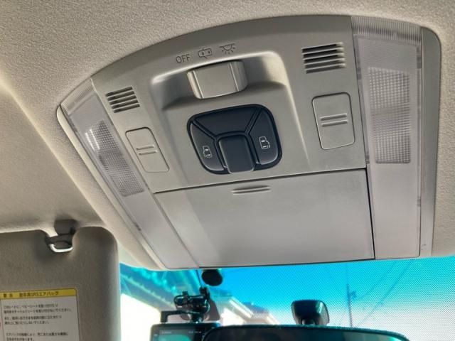 TOYOTA VELLFIRE 2008