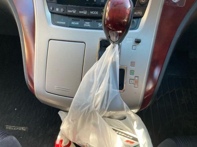 TOYOTA VELLFIRE 2008