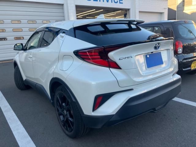 TOYOTA C-HR 2021