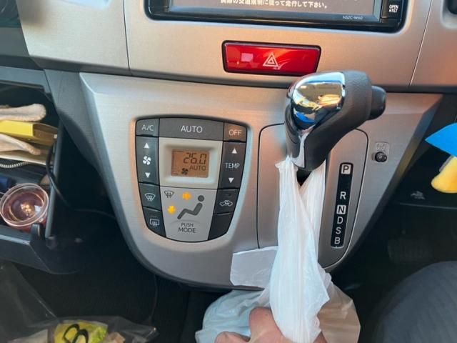 DAIHATSU MOVE CUSTOM 2011