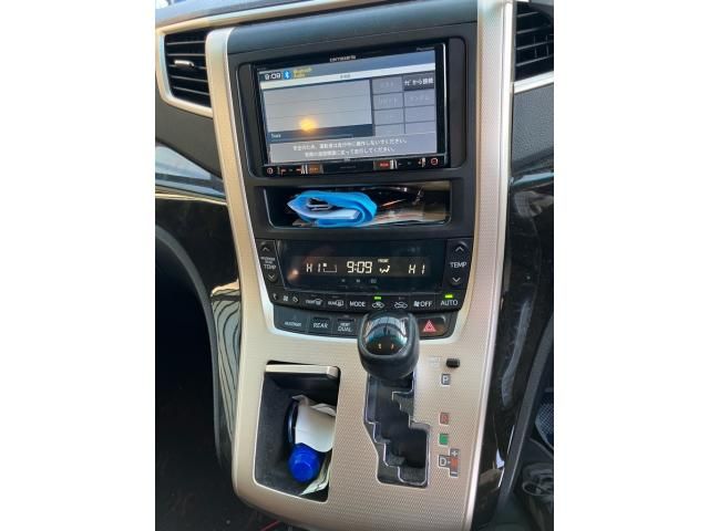 TOYOTA ALPHARD 2013