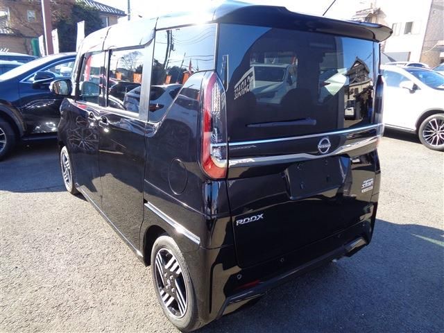 NISSAN ROOX 2025