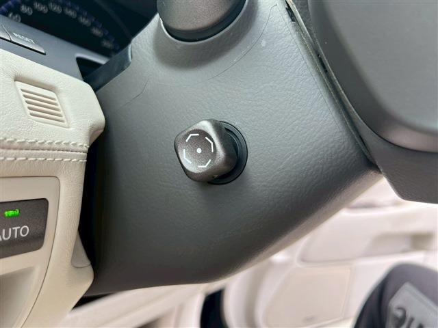 TOYOTA LEXUS LS600h 2012