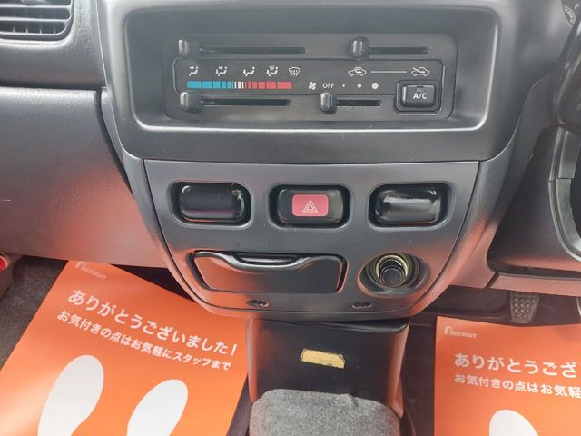 DAIHATSU HIJET deckvan 2004