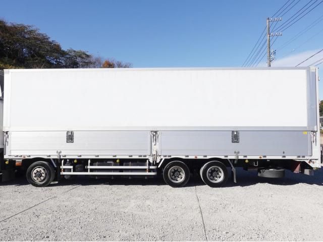 MITSUBISHI FUSOU SUPER GREAT 2017