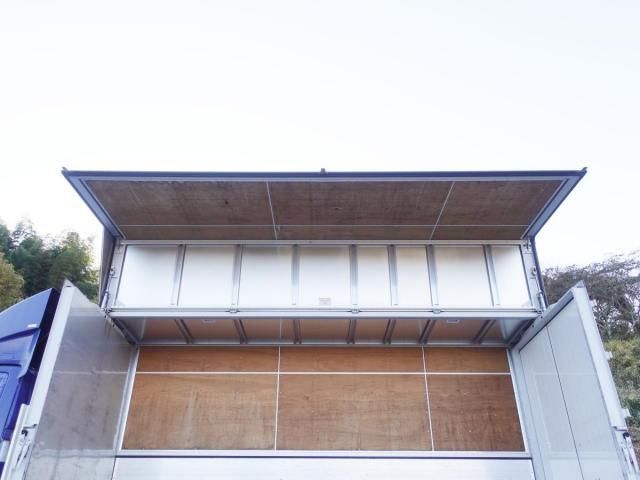 MITSUBISHI FUSOU FIGHTER 2012