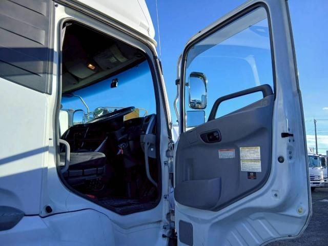 NISSAN DIESEL Quon 2017