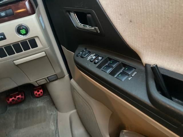 TOYOTA VELLFIRE 2009