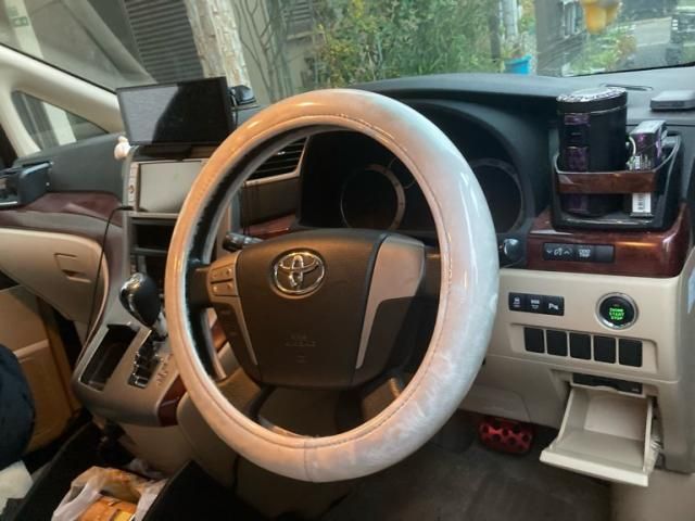 TOYOTA VELLFIRE 2009