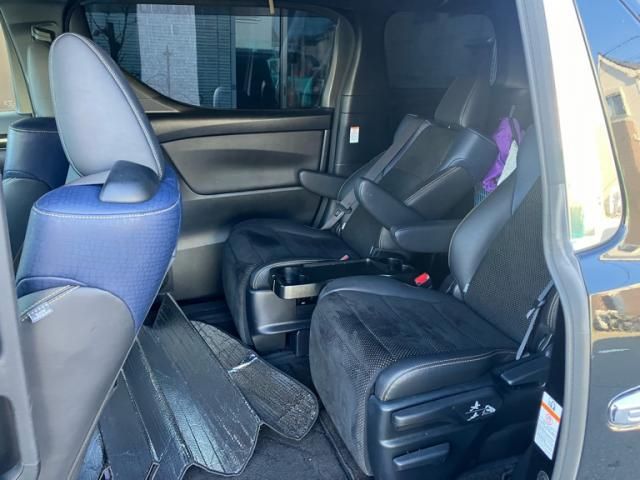 TOYOTA VELLFIRE 2016