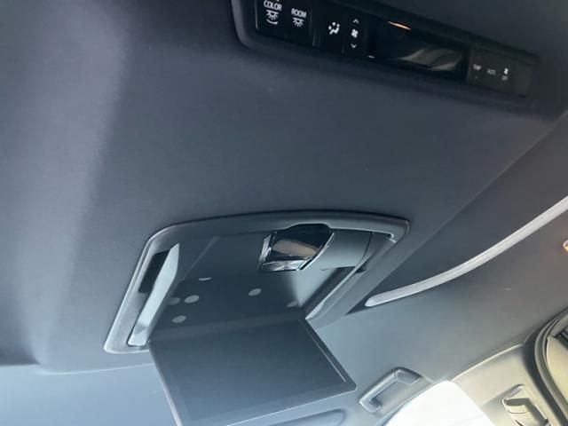 TOYOTA VELLFIRE 2016