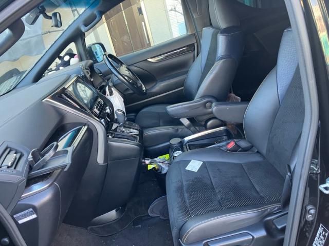 TOYOTA VELLFIRE 2016