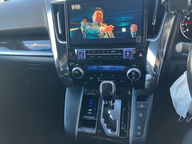 TOYOTA VELLFIRE 2016