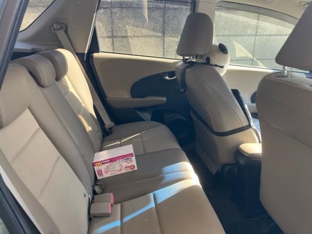 HONDA FIT SHUTTLE HYBRID 2011