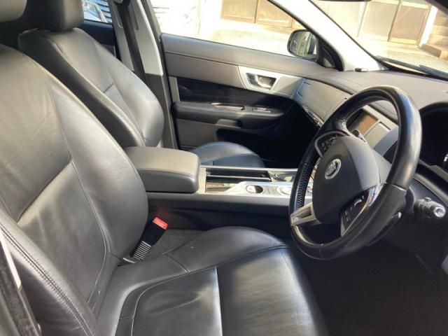 JAGUAR JAGUAR XFseries 2012