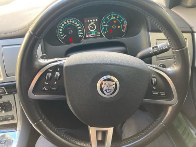 JAGUAR JAGUAR XFseries 2012