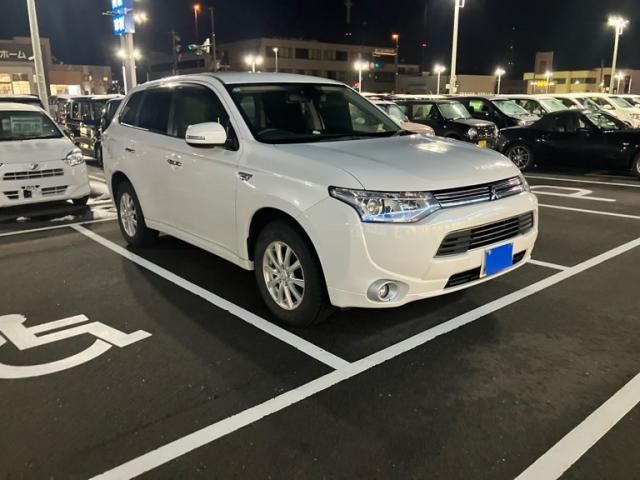 MITSUBISHI OUTLANDER PHEV 2014
