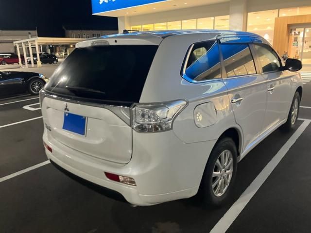 MITSUBISHI OUTLANDER PHEV 2014