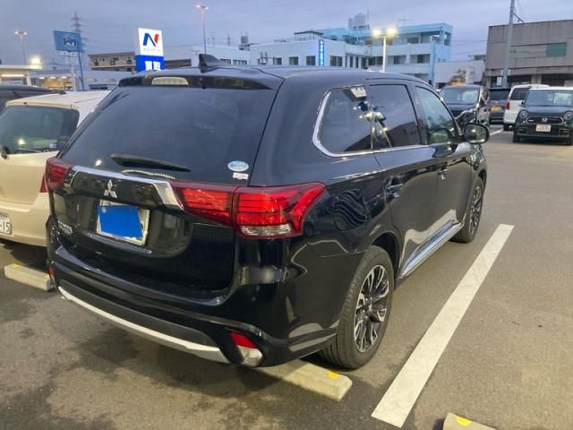 MITSUBISHI OUTLANDER PHEV 2015