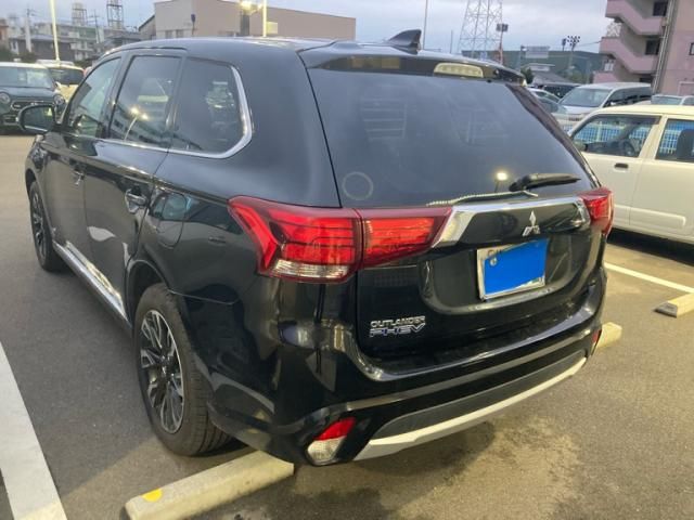 MITSUBISHI OUTLANDER PHEV 2015