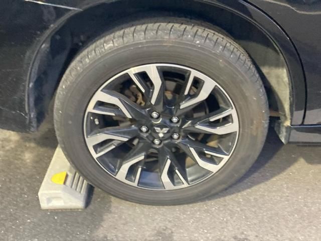 MITSUBISHI OUTLANDER PHEV 2015