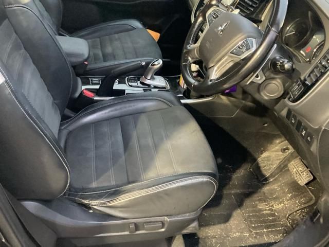 MITSUBISHI OUTLANDER PHEV 2015