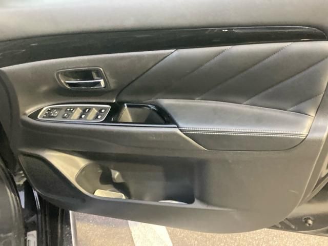 MITSUBISHI OUTLANDER PHEV 2015