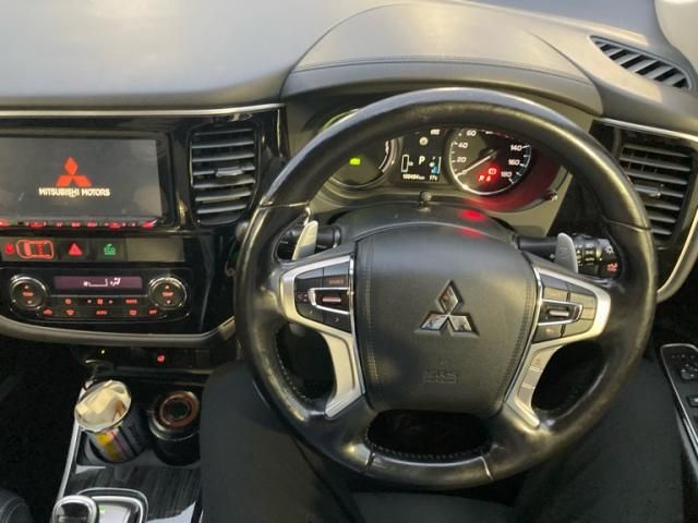 MITSUBISHI OUTLANDER PHEV 2015