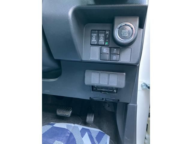 TOYOTA ROOMY 4WD 2018