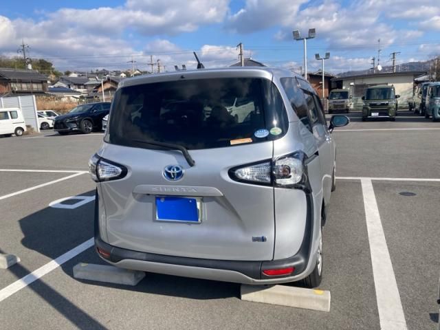 TOYOTA SIENTA HYBRID 2017