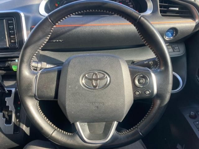 TOYOTA SIENTA HYBRID 2017