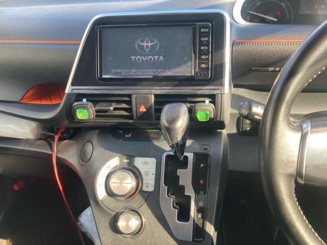 TOYOTA SIENTA HYBRID 2017