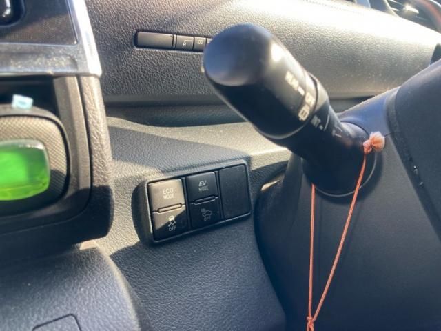 TOYOTA SIENTA HYBRID 2017