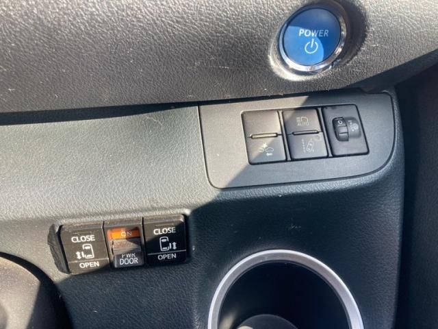 TOYOTA SIENTA HYBRID 2017