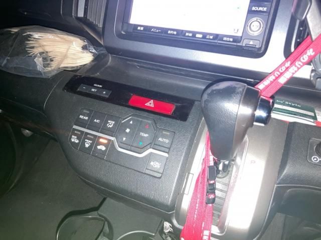 HONDA STEPWAGON SPADA 2011