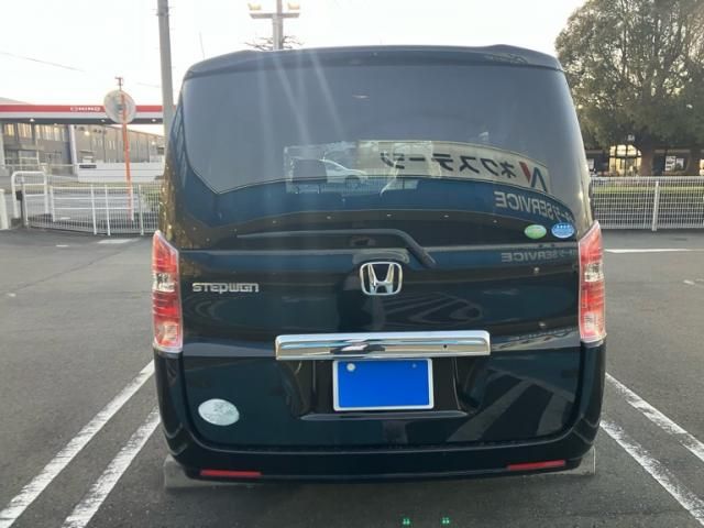 HONDA STEPWAGON 2011