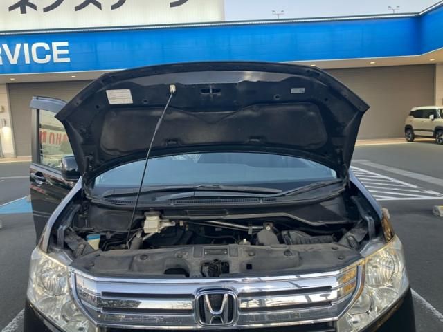 HONDA STEPWAGON 2011